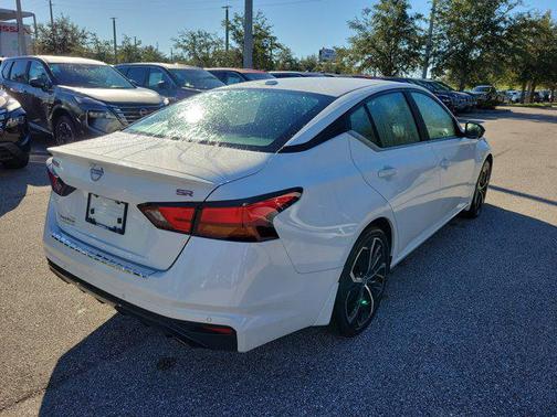 2023 Nissan Altima SR FWD