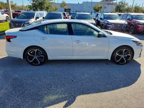 2023 Nissan Altima SR FWD