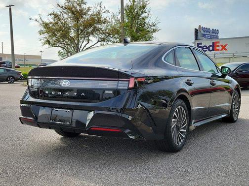 Abyss Black 2025 Hyundai SONATA Hybrid SE