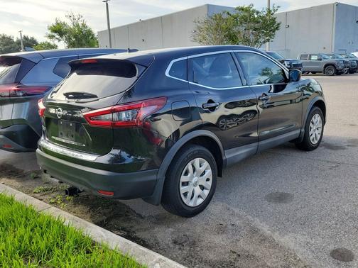 Magnetic Black Pearl 2020 Nissan Rogue Sport S