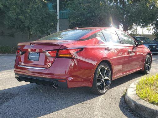 2023 Nissan Altima SR FWD