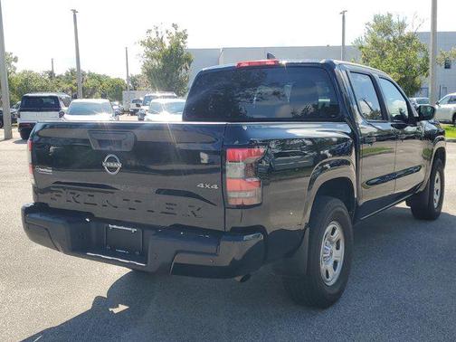 2022 Nissan Frontier S