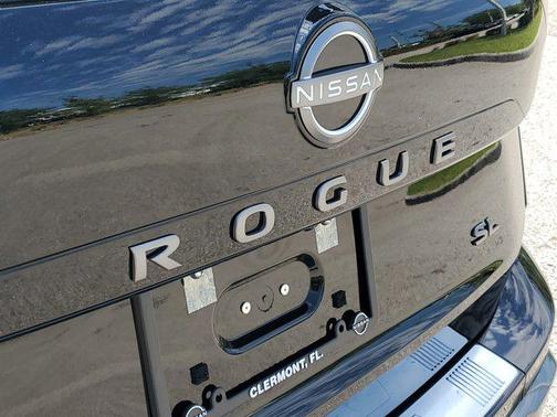 2025 Nissan Rogue SL