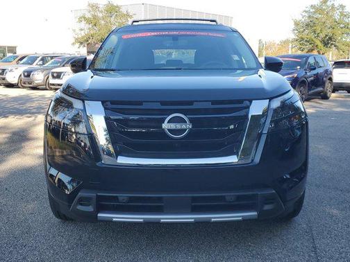 2025 Nissan Pathfinder Platinum 4WD