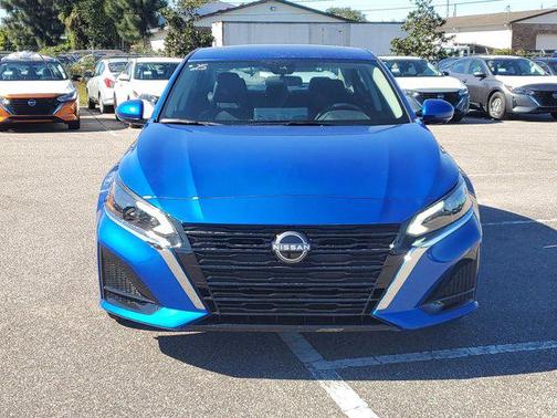 2025 Nissan Altima SL FWD