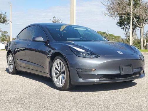 2022 Tesla Model 3 Standard Range