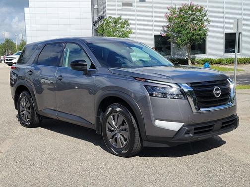 Gun Metallic 2025 Nissan Pathfinder S FWD