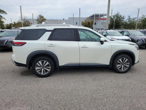 2023 Nissan Pathfinder SL FWD