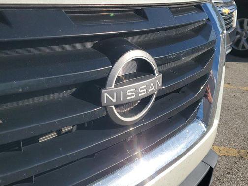 2023 Nissan Pathfinder SL FWD