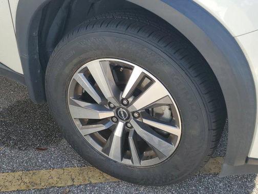 2023 Nissan Pathfinder SL FWD