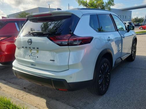 Everest White Pearl Tricoat 2026 Nissan Rogue Dark Armor