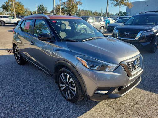 2019 Nissan Kicks SR
