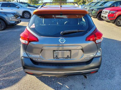 2019 Nissan Kicks SR