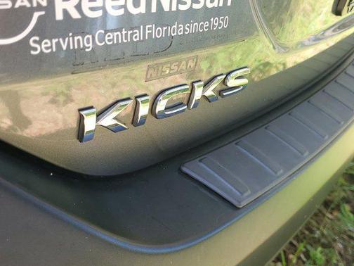 2019 Nissan Kicks SR