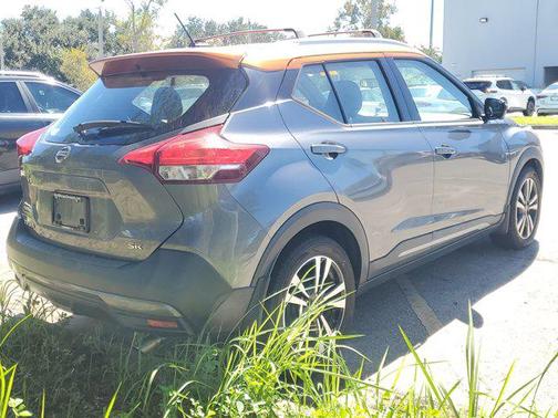 2019 Nissan Kicks SR