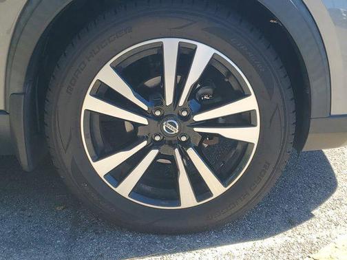 2019 Nissan Kicks SR