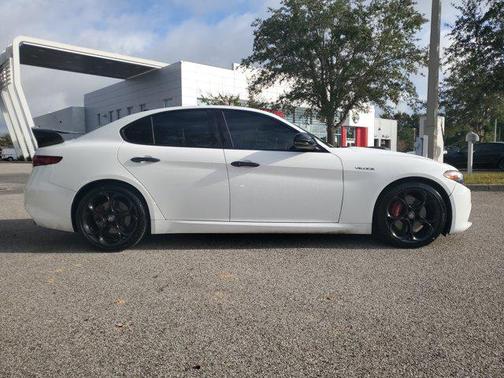 2022 Alfa Romeo Giulia Ti