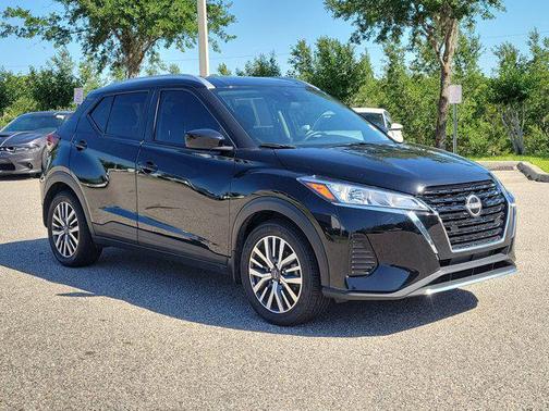 Super Black 2023 Nissan Kicks SV