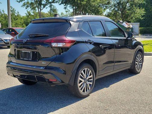 Super Black 2023 Nissan Kicks SV