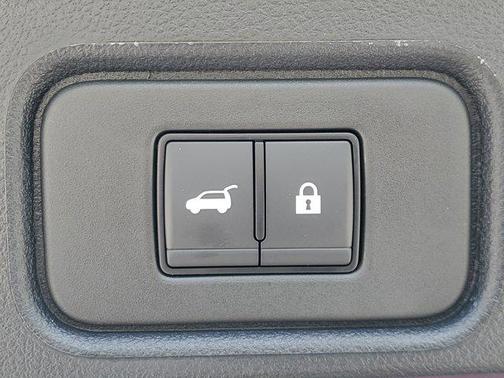 2025 Nissan Pathfinder SV FWD
