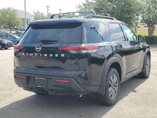 2025 Nissan Pathfinder SV FWD
