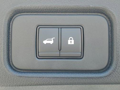 2025 Nissan Pathfinder SV FWD
