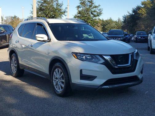 2020 Nissan Rogue SV