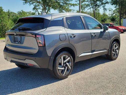 Gun Metallic 2025 Nissan Kicks SV