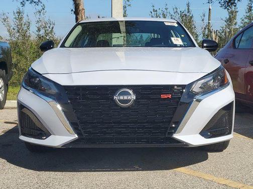 2025 Nissan Altima SR FWD