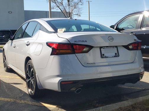 2025 Nissan Altima SR FWD