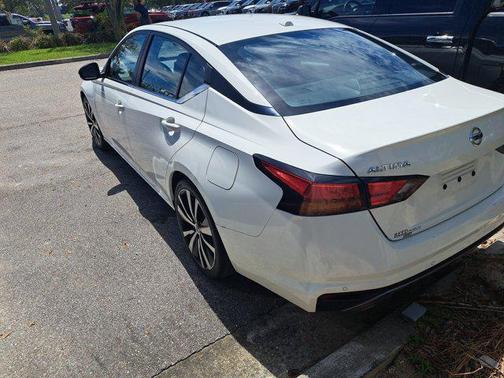 2020 Nissan Altima SR FWD
