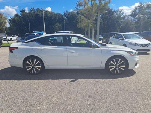 2020 Nissan Altima SR FWD