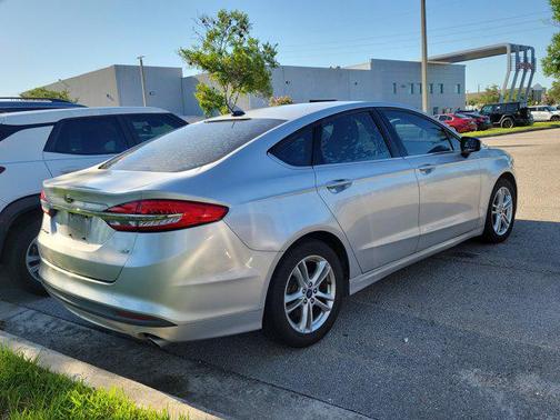 Ingot Silver Metallic 2018 Ford Fusion SE