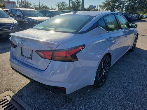 2025 Nissan Altima SR FWD