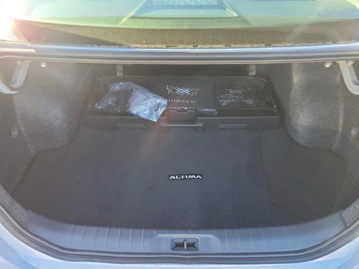 2025 Nissan Altima SR FWD