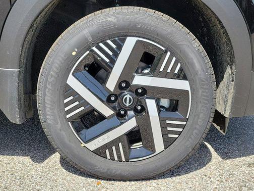Super Black 2026 Nissan Kicks SV