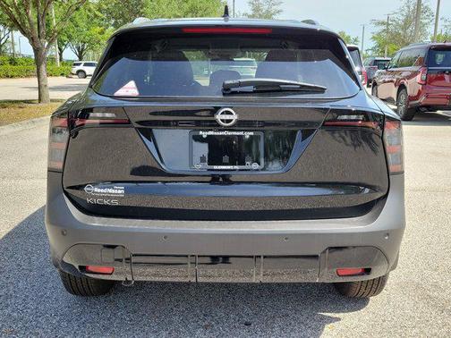 Super Black 2026 Nissan Kicks SV
