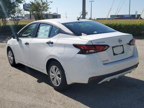 2025 Nissan Versa 1.6 S