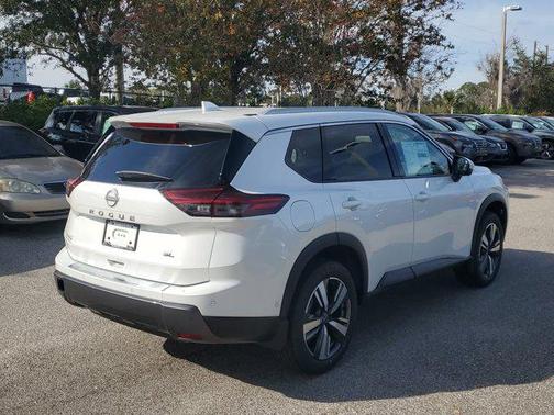 2025 Nissan Rogue SL