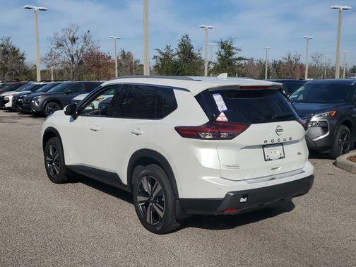 2025 Nissan Rogue SL