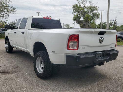 2022 RAM 3500 Tradesman Crew Cab 4x4 8' Box