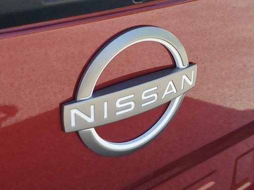 2024 Nissan Frontier SL