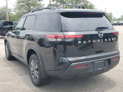 2025 Nissan Pathfinder SV FWD