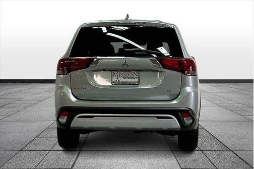 2020 Mitsubishi Outlander SE