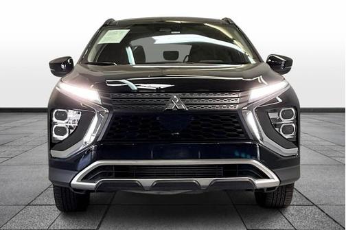 Labrador Black Pearl 2022 Mitsubishi Eclipse Cross SE