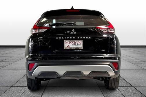 Labrador Black Pearl 2022 Mitsubishi Eclipse Cross SE