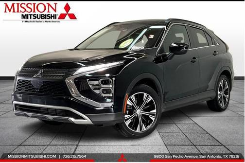 Labrador Black Pearl 2022 Mitsubishi Eclipse Cross SE