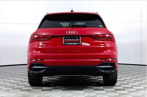 2022 Audi Q3 45 S line Premium