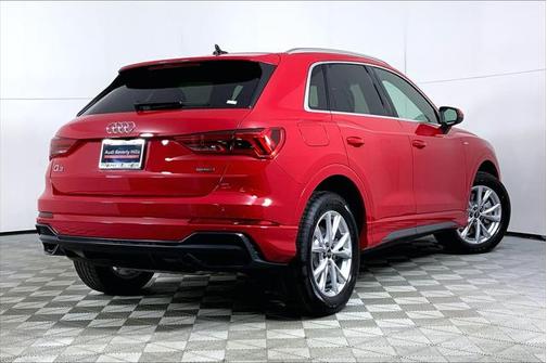2022 Audi Q3 45 S line Premium