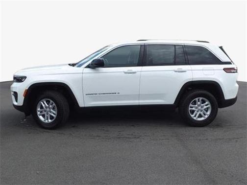 2023 Jeep Grand Cherokee Laredo 4x4